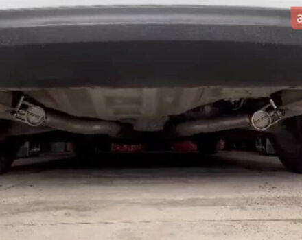 Білий Крайслер 300 S, об'ємом двигуна 3.6 л та пробігом 65 тис. км за 20000 $, фото 2 на Automoto.ua