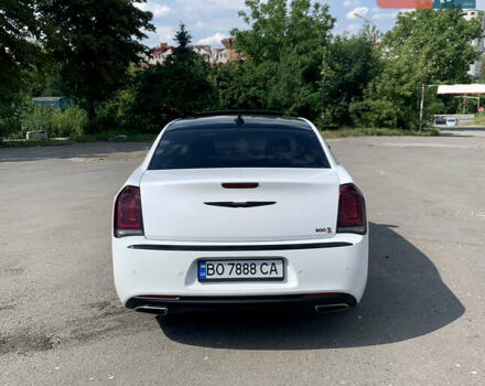 Білий Крайслер 300 S, об'ємом двигуна 3.6 л та пробігом 65 тис. км за 20000 $, фото 6 на Automoto.ua