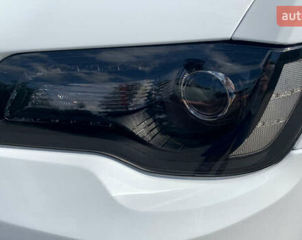 Білий Крайслер 300 S, об'ємом двигуна 3.6 л та пробігом 65 тис. км за 20000 $, фото 27 на Automoto.ua