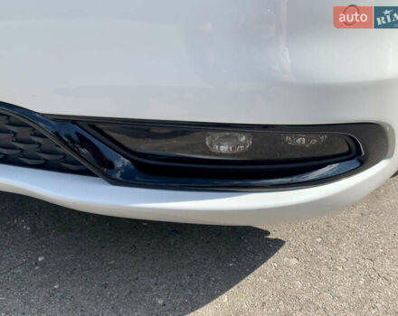 Білий Крайслер 300 S, об'ємом двигуна 3.6 л та пробігом 65 тис. км за 20000 $, фото 30 на Automoto.ua