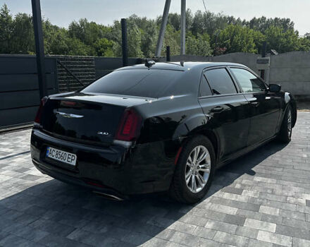 Черный Крайслер 300 S, объемом двигателя 3.6 л и пробегом 160 тыс. км за 12900 $, фото 11 на Automoto.ua