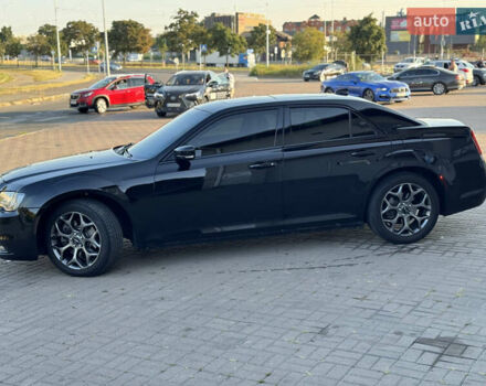 Черный Крайслер 300 S, объемом двигателя 3.6 л и пробегом 175 тыс. км за 14599 $, фото 5 на Automoto.ua