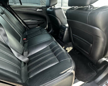 Черный Крайслер 300 S, объемом двигателя 3.6 л и пробегом 160 тыс. км за 12900 $, фото 27 на Automoto.ua