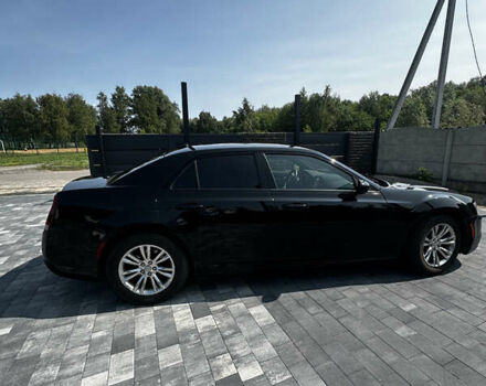 Черный Крайслер 300 S, объемом двигателя 3.6 л и пробегом 160 тыс. км за 12900 $, фото 7 на Automoto.ua