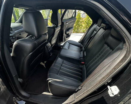 Черный Крайслер 300 S, объемом двигателя 3.6 л и пробегом 160 тыс. км за 12900 $, фото 16 на Automoto.ua