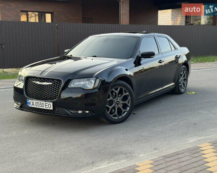 Черный Крайслер 300 S, объемом двигателя 3.6 л и пробегом 175 тыс. км за 12999 $, фото 5 на Automoto.ua