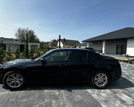 Черный Крайслер 300 S, объемом двигателя 3.6 л и пробегом 160 тыс. км за 12900 $, фото 5 на Automoto.ua