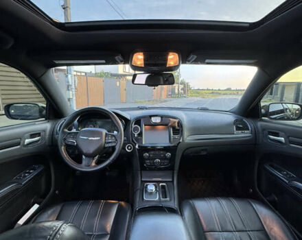 Черный Крайслер 300 S, объемом двигателя 3.6 л и пробегом 175 тыс. км за 12999 $, фото 15 на Automoto.ua