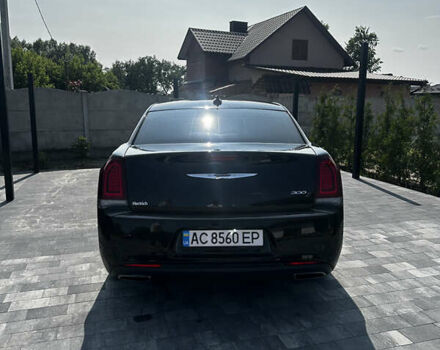 Черный Крайслер 300 S, объемом двигателя 3.6 л и пробегом 160 тыс. км за 12900 $, фото 10 на Automoto.ua