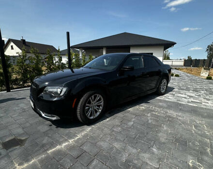 Черный Крайслер 300 S, объемом двигателя 3.6 л и пробегом 160 тыс. км за 12900 $, фото 4 на Automoto.ua