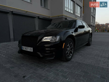 Крайслер 300 S 2015 у Хмельницькому на Automoto.ua Чорний Крайслер 300 S, об'ємом двигуна 3.6 л та пробігом 199 тис. км за 13500 $, фото 1 на Automoto.ua
