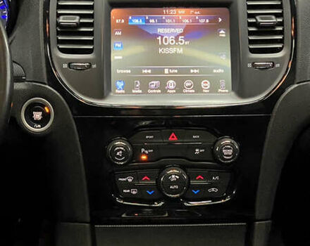 Серый Крайслер 300 S, объемом двигателя 3.6 л и пробегом 108 тыс. км за 14500 $, фото 28 на Automoto.ua