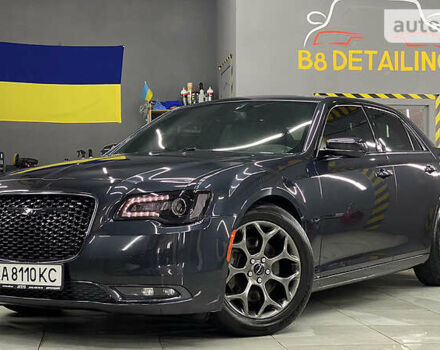 Серый Крайслер 300 S, объемом двигателя 3.6 л и пробегом 108 тыс. км за 14500 $, фото 19 на Automoto.ua