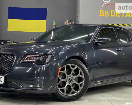 Серый Крайслер 300 S, объемом двигателя 3.6 л и пробегом 108 тыс. км за 14500 $, фото 1 на Automoto.ua