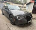 Серый Крайслер 300 S, объемом двигателя 3.6 л и пробегом 221 тыс. км за 10000 $, фото 1 на Automoto.ua