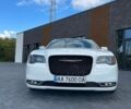 Білий Крайслер 300, об'ємом двигуна 5.65 л та пробігом 206 тис. км за 21000 $, фото 8 на Automoto.ua