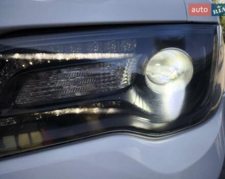 Белый Крайслер 300, объемом двигателя 3.6 л и пробегом 134 тыс. км за 17500 $, фото 32 на Automoto.ua