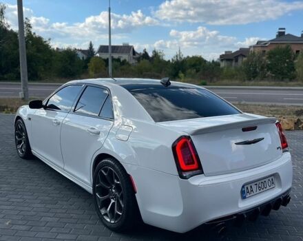 Білий Крайслер 300, об'ємом двигуна 5.65 л та пробігом 206 тис. км за 21000 $, фото 5 на Automoto.ua