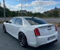 Білий Крайслер 300, об'ємом двигуна 5.65 л та пробігом 206 тис. км за 21000 $, фото 5 на Automoto.ua