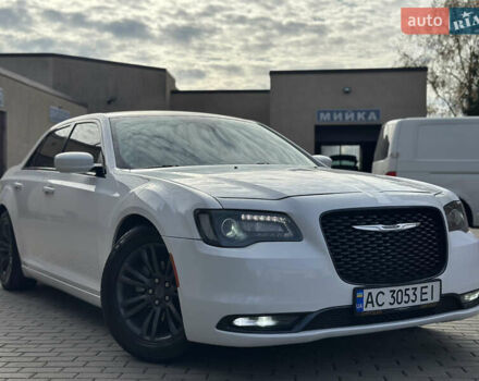 Крайслер 300 2017 у Володимир-Волинський на Automoto.ua Білий Крайслер 300, об'ємом двигуна 3.6 л та пробігом 184 тис. км за 12999 $, фото 37 на Automoto.ua