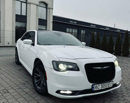 Білий Крайслер 300, об'ємом двигуна 3.6 л та пробігом 184 тис. км за 12999 $, фото 1 на Automoto.ua