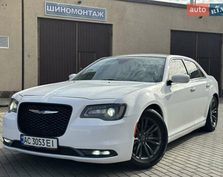 Крайслер 300 2017 у Володимир-Волинський на Automoto.ua Білий Крайслер 300, об'ємом двигуна 3.6 л та пробігом 184 тис. км за 12999 $, фото 29 на Automoto.ua