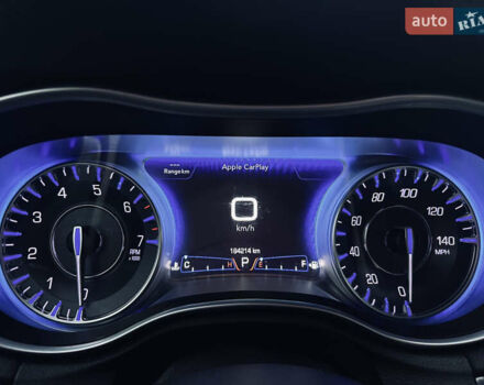 Білий Крайслер 300, об'ємом двигуна 3.6 л та пробігом 184 тис. км за 12999 $, фото 12 на Automoto.ua