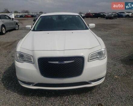 Білий Крайслер 300, об'ємом двигуна 3.6 л та пробігом 49 тис. км за 3000 $, фото 4 на Automoto.ua