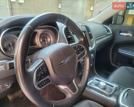 Білий Крайслер 300, об'ємом двигуна 3.6 л та пробігом 95 тис. км за 15500 $, фото 14 на Automoto.ua