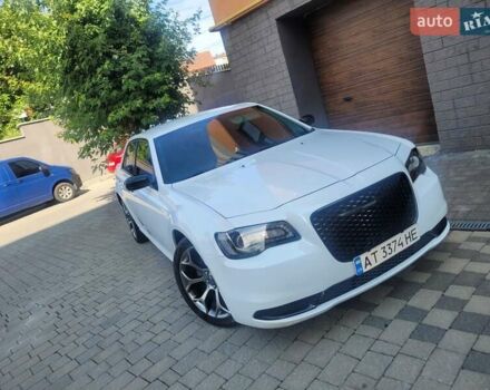 Білий Крайслер 300, об'ємом двигуна 3.6 л та пробігом 95 тис. км за 15500 $, фото 8 на Automoto.ua