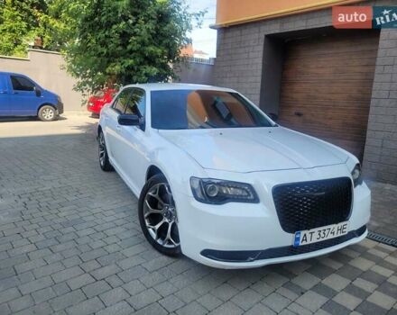 Білий Крайслер 300, об'ємом двигуна 3.6 л та пробігом 95 тис. км за 15500 $, фото 4 на Automoto.ua