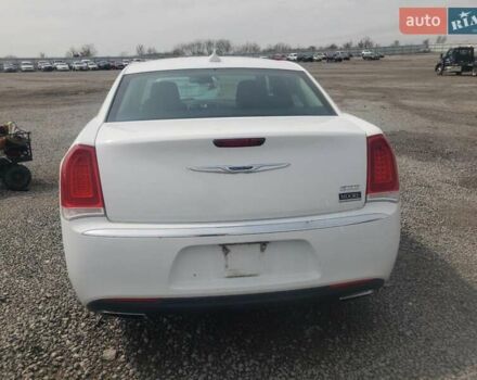 Білий Крайслер 300, об'ємом двигуна 3.6 л та пробігом 49 тис. км за 3000 $, фото 5 на Automoto.ua