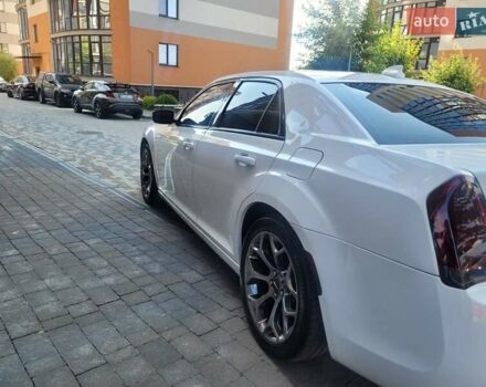 Білий Крайслер 300, об'ємом двигуна 3.6 л та пробігом 95 тис. км за 15500 $, фото 1 на Automoto.ua