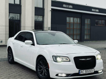 Белый Крайслер 300, объемом двигателя 3.6 л и пробегом 184 тыс. км за 12999 $, фото 1 на Automoto.ua