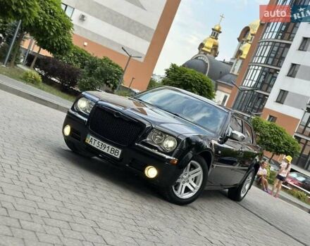 Черный Крайслер 300, объемом двигателя 2.7 л и пробегом 195 тыс. км за 6300 $, фото 7 на Automoto.ua