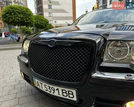 Черный Крайслер 300, объемом двигателя 2.7 л и пробегом 195 тыс. км за 6300 $, фото 2 на Automoto.ua