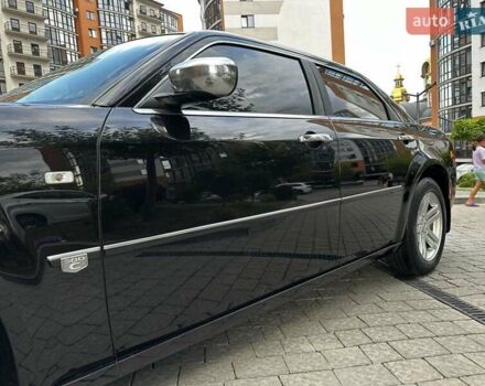 Черный Крайслер 300, объемом двигателя 2.7 л и пробегом 195 тыс. км за 6300 $, фото 9 на Automoto.ua