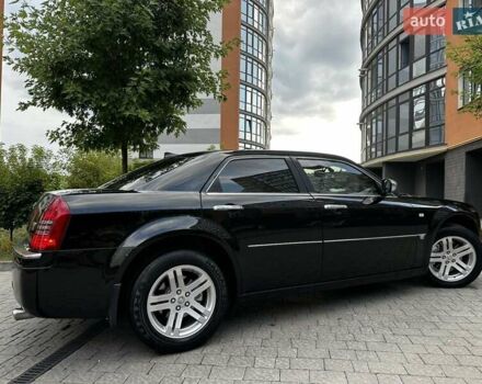 Черный Крайслер 300, объемом двигателя 2.7 л и пробегом 195 тыс. км за 6300 $, фото 10 на Automoto.ua