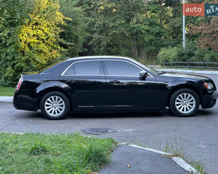 Чорний Крайслер 300, об'ємом двигуна 3.6 л та пробігом 206 тис. км за 10900 $, фото 3 на Automoto.ua