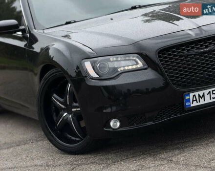 Чорний Крайслер 300, об'ємом двигуна 3.6 л та пробігом 282 тис. км за 10500 $, фото 3 на Automoto.ua