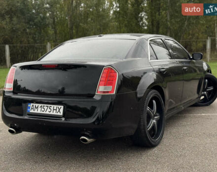 Чорний Крайслер 300, об'ємом двигуна 3.6 л та пробігом 282 тис. км за 10500 $, фото 10 на Automoto.ua