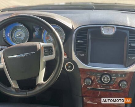 Черный Крайслер 300, объемом двигателя 3.6 л и пробегом 63 тыс. км за 15500 $, фото 14 на Automoto.ua