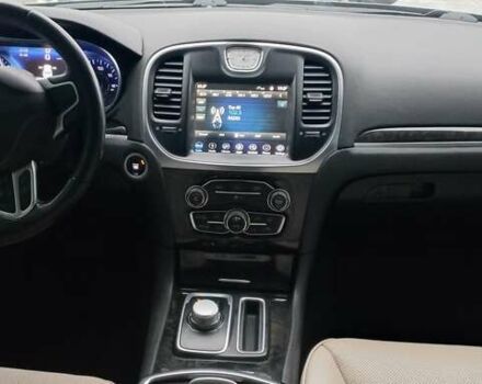 Чорний Крайслер 300, об'ємом двигуна 3.6 л та пробігом 146 тис. км за 14500 $, фото 11 на Automoto.ua