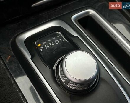 Черный Крайслер 300, объемом двигателя 3.6 л и пробегом 72 тыс. км за 12730 $, фото 35 на Automoto.ua