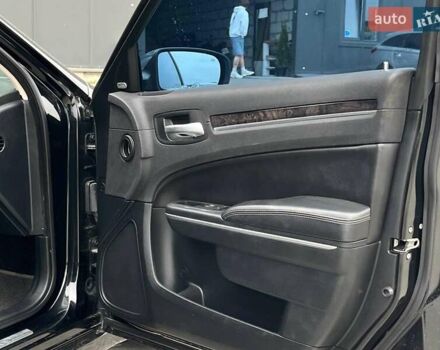 Черный Крайслер 300, объемом двигателя 3.6 л и пробегом 72 тыс. км за 12730 $, фото 22 на Automoto.ua