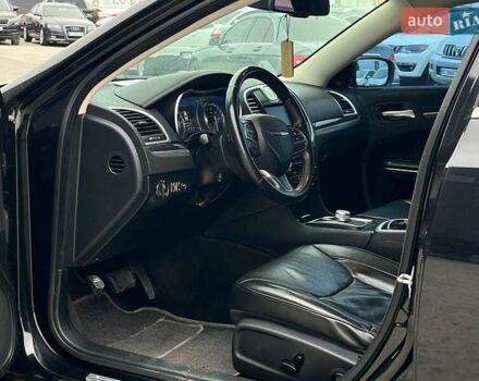 Черный Крайслер 300, объемом двигателя 3.6 л и пробегом 72 тыс. км за 12730 $, фото 47 на Automoto.ua