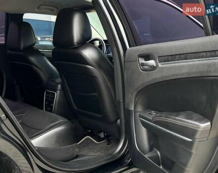 Черный Крайслер 300, объемом двигателя 3.6 л и пробегом 72 тыс. км за 12730 $, фото 24 на Automoto.ua