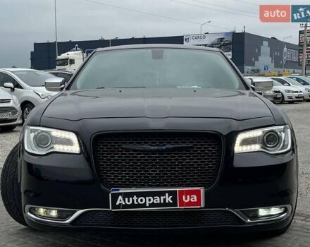 Черный Крайслер 300, объемом двигателя 3.6 л и пробегом 72 тыс. км за 12730 $, фото 1 на Automoto.ua