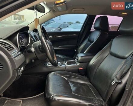 Черный Крайслер 300, объемом двигателя 3.6 л и пробегом 72 тыс. км за 12730 $, фото 45 на Automoto.ua