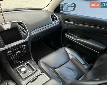 Черный Крайслер 300, объемом двигателя 3.6 л и пробегом 72 тыс. км за 12730 $, фото 26 на Automoto.ua